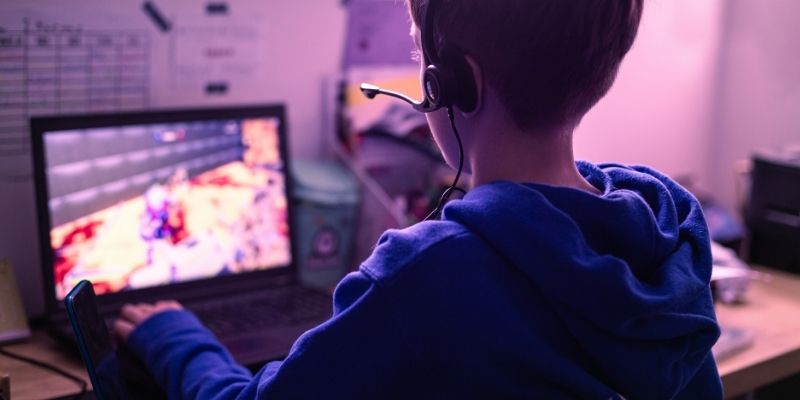 Healthy gaming behavior is built on moderation, awareness, and self-control